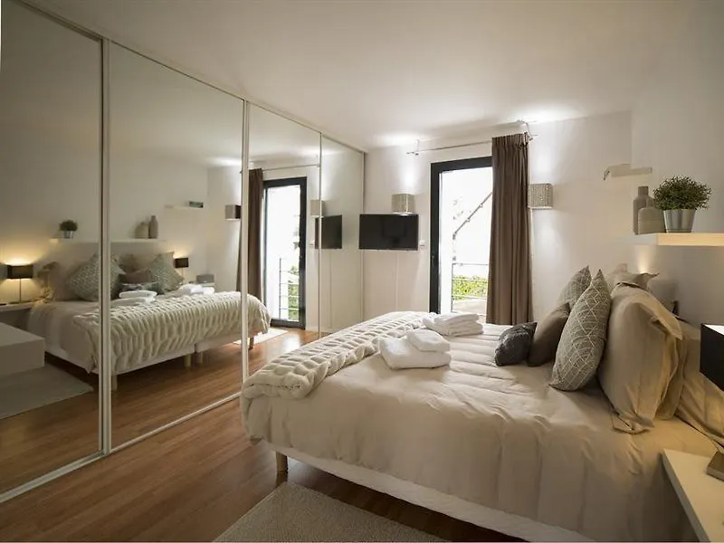 La Grange Emnitan - Maison De Ville Moderne Pour 12P Fetes Interdites Saint-Genis-Pouilly 0*,  France